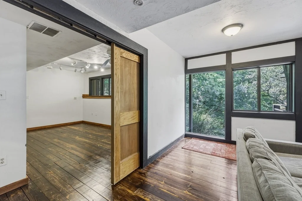 Photo of 5 Laurel Ridge Dr