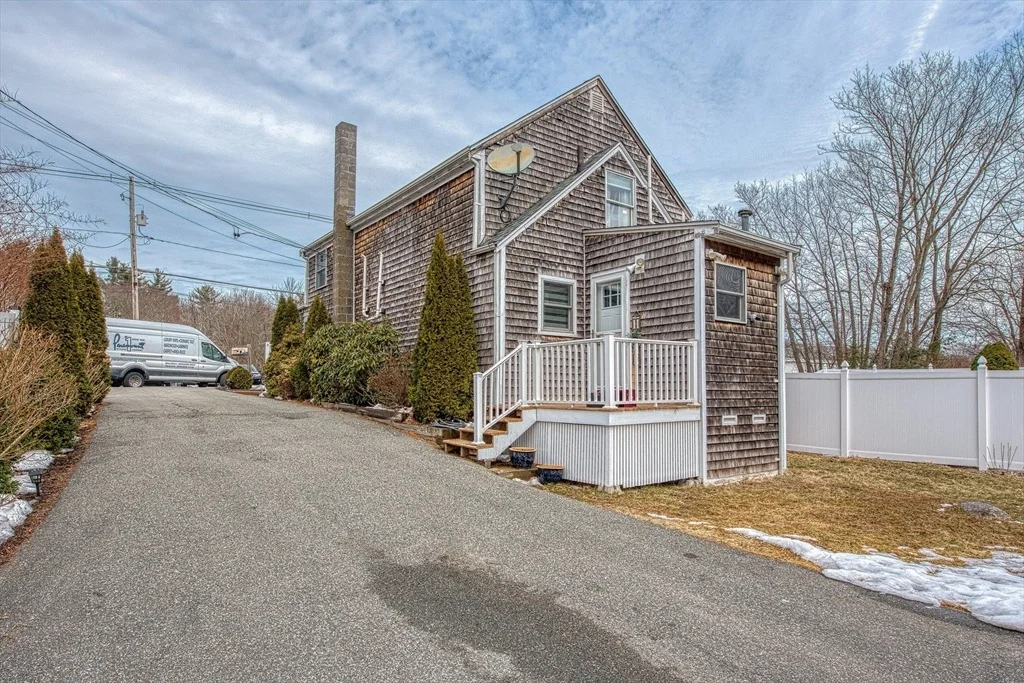 Photo of 832 Temple Street