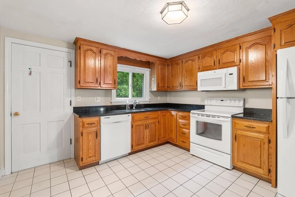 Photo of 15 Stanford Dr