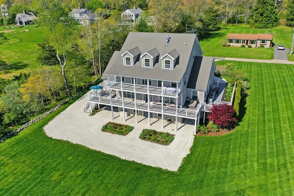 Photo of 922 Drift Rd
