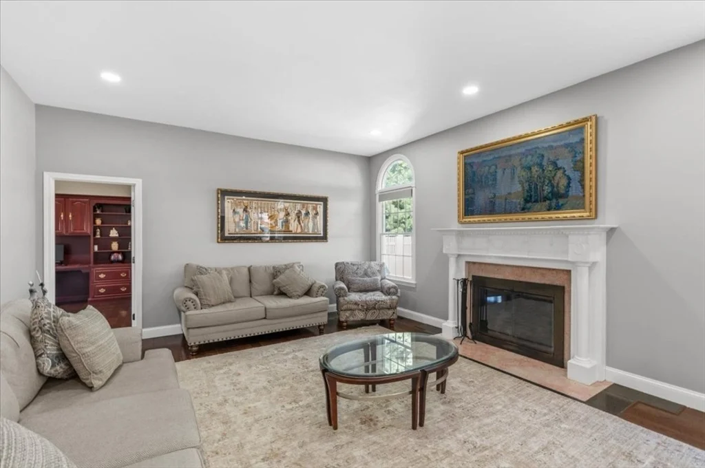 Photo of 256 Hillcrest Rd