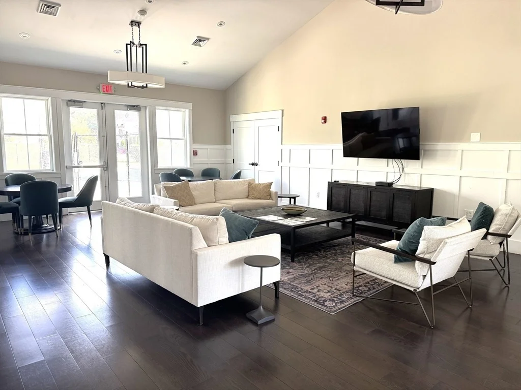 Photo of Unit 307 at 1 Revolution Way
