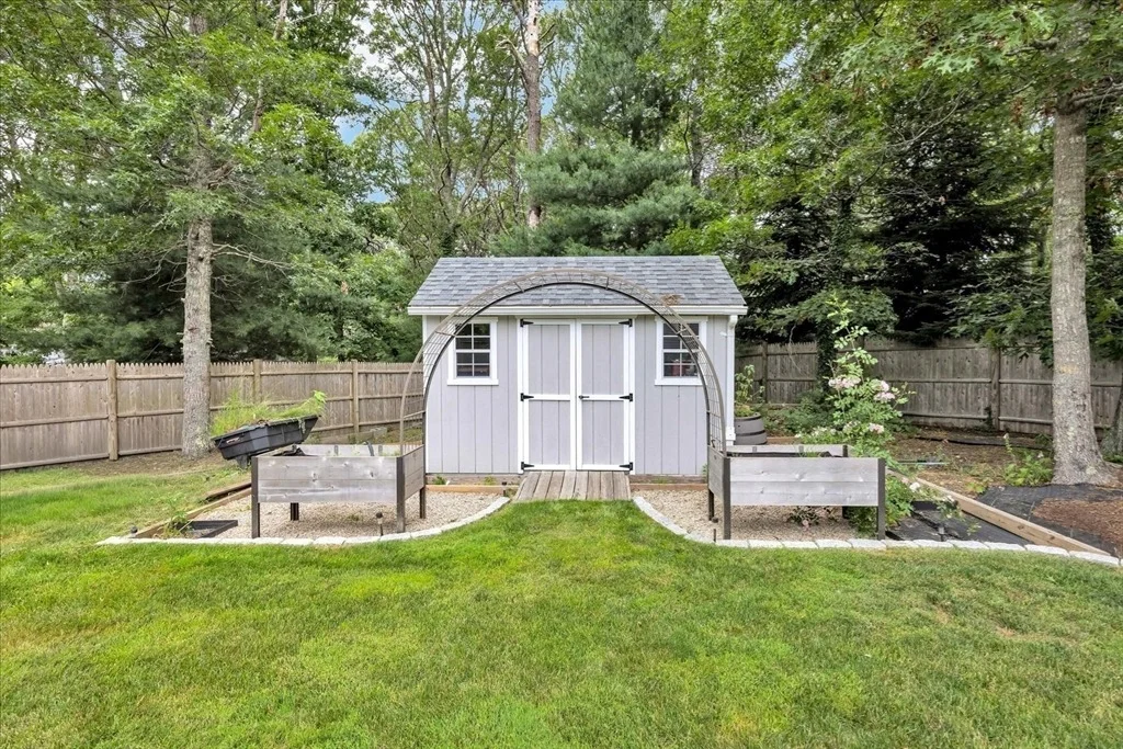 Photo of 16 Pine View Dr
