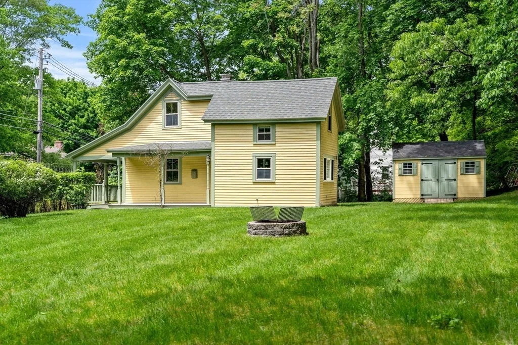 Photo of 32 River St