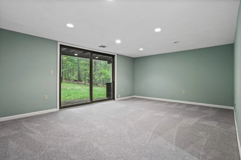 Photo of Unit 1 at 16 Deer Path