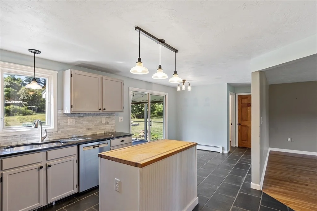Photo of 6 Ashton Ln