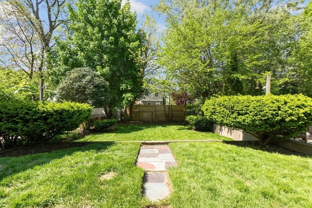 Photo of 194 Springvale Ave