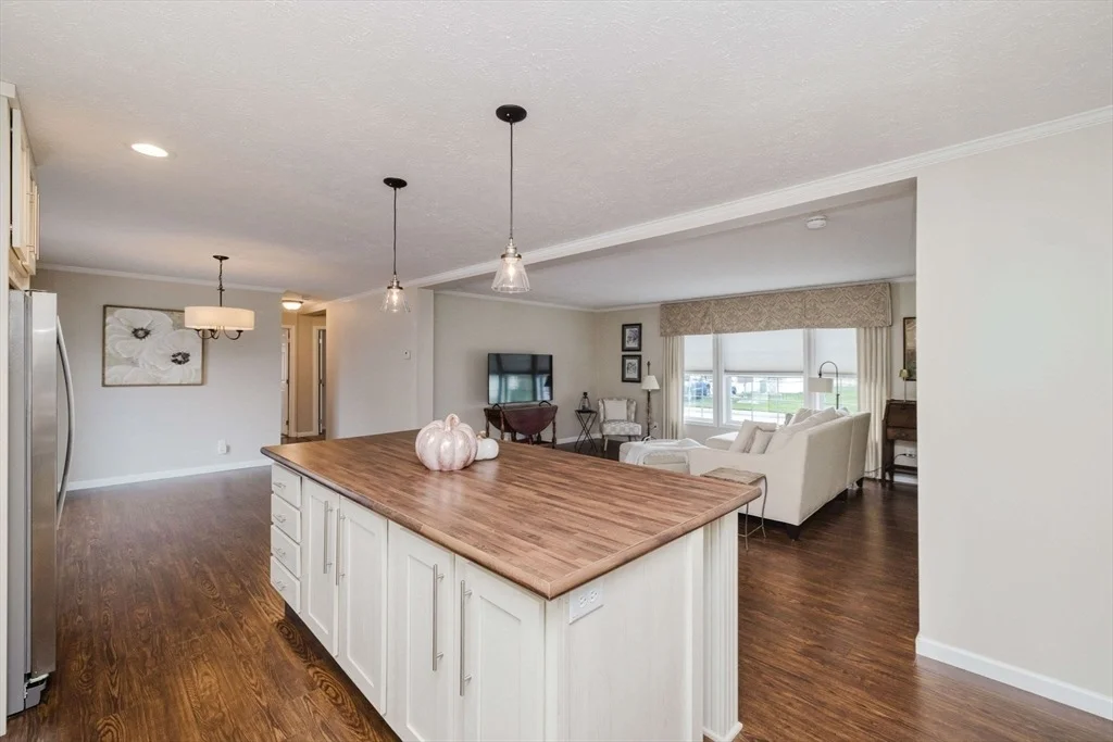 Photo of 210 Linsay Drive