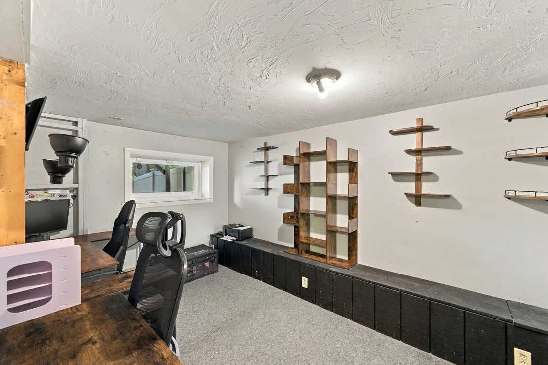 Photo of 39 Lakeview Dr