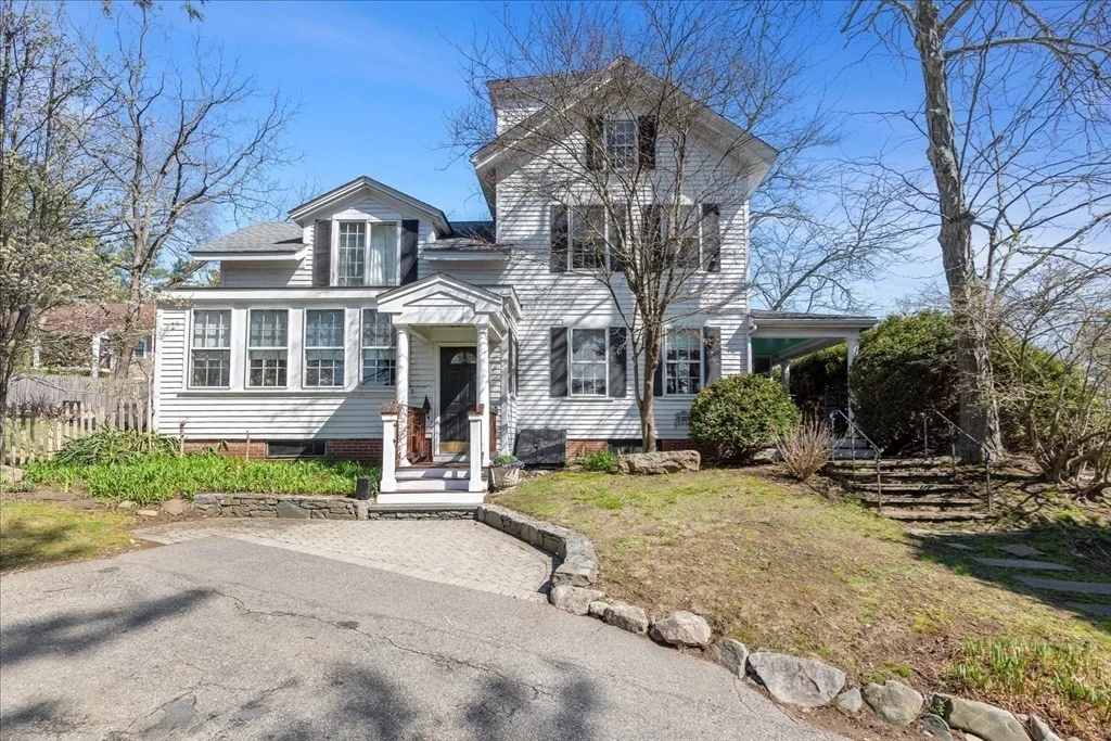 Photo of 1069 Central Ave