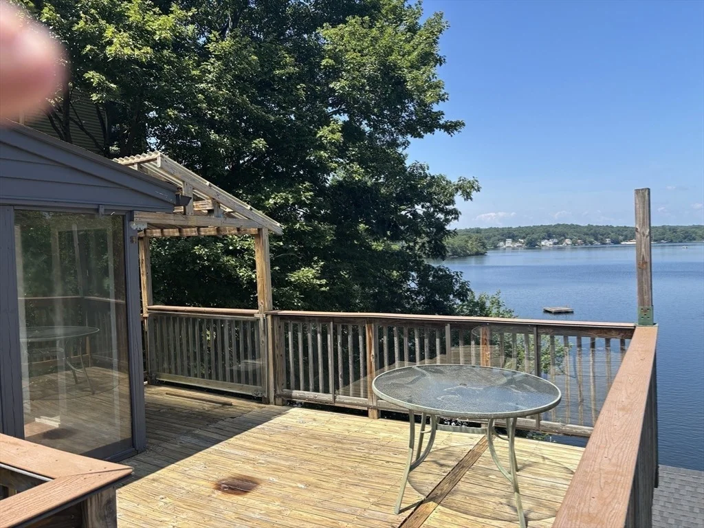 Photo of 570 Eastside Road