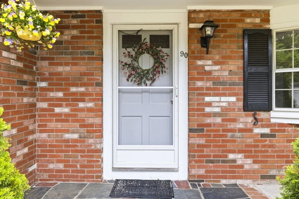 Photo of 90 Castlewood Circle