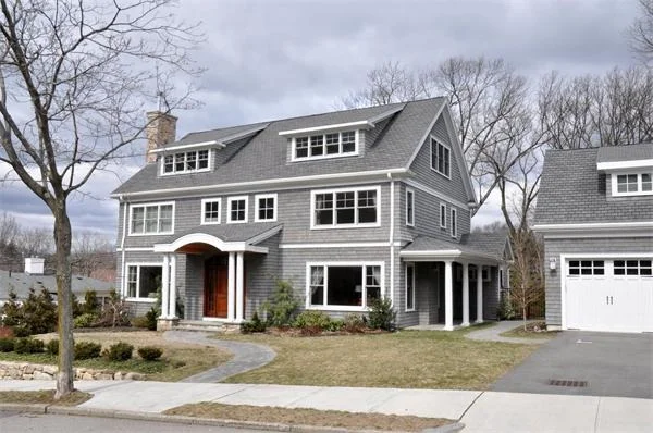 Photo of 20 Elizabeth Cir