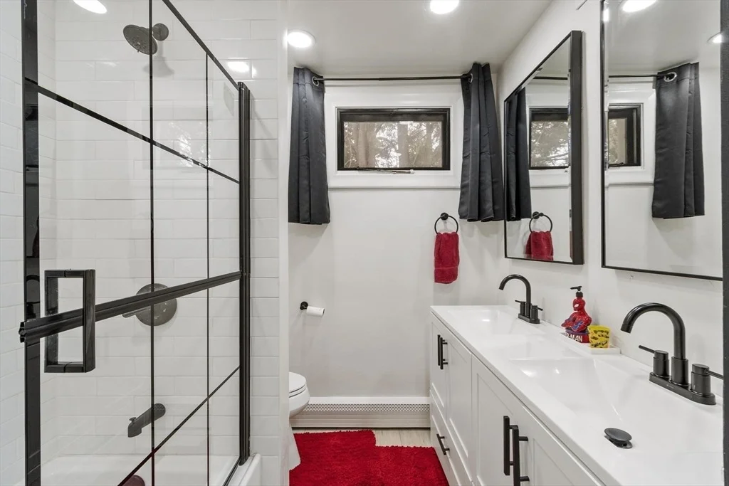 Photo of 82 Cornell Rd