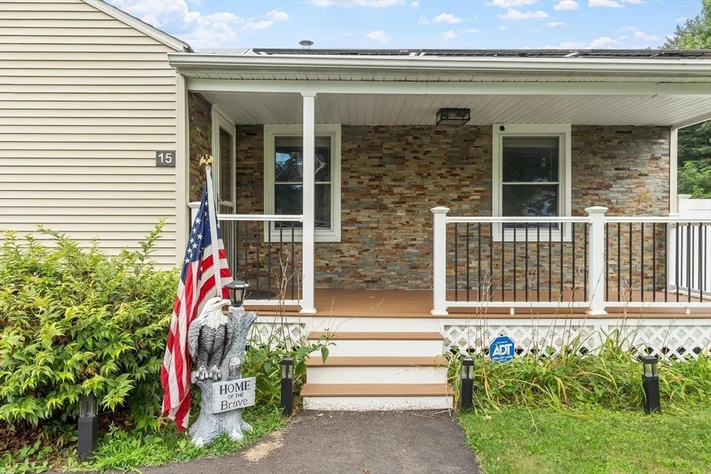 Photo of 15 Pinebrook Dr
