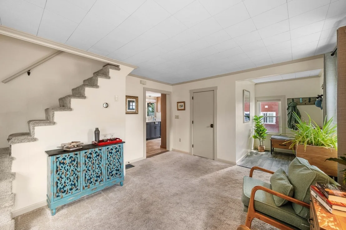 Photo of 32 Crescent Ave