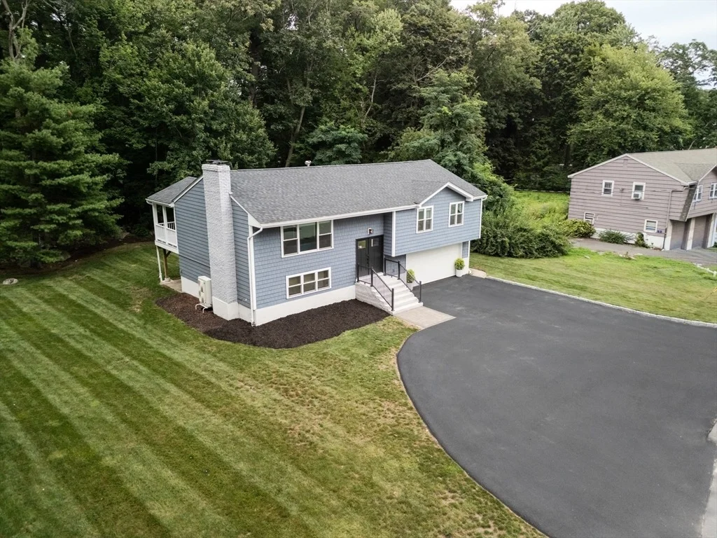 Photo of 8 Willowdale Dr