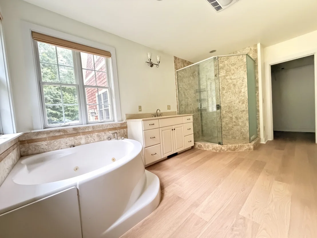 Photo of 366 West Rd