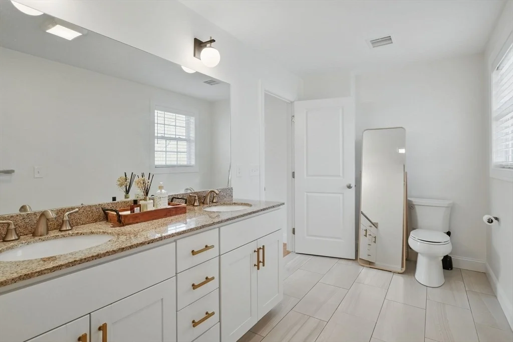 Photo of 4 Willow Brook Lane
