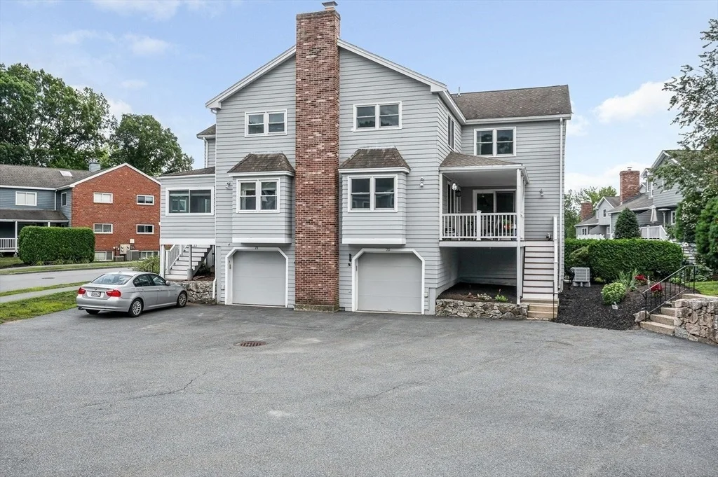Photo of Unit D at 7 Carnation Cir