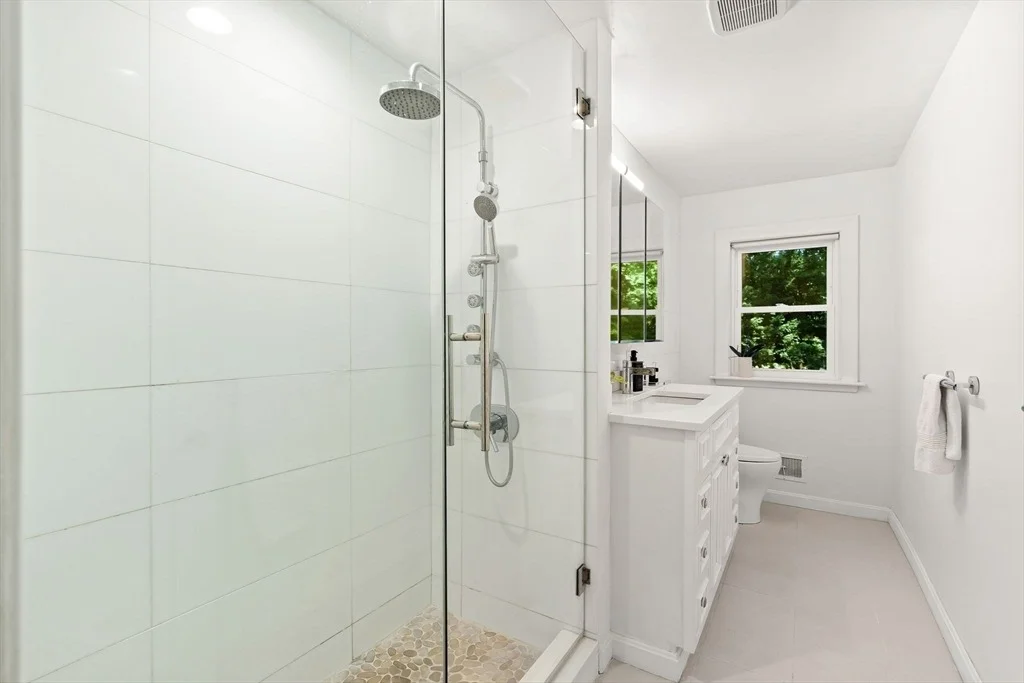 Photo of 44 Windemere Rd