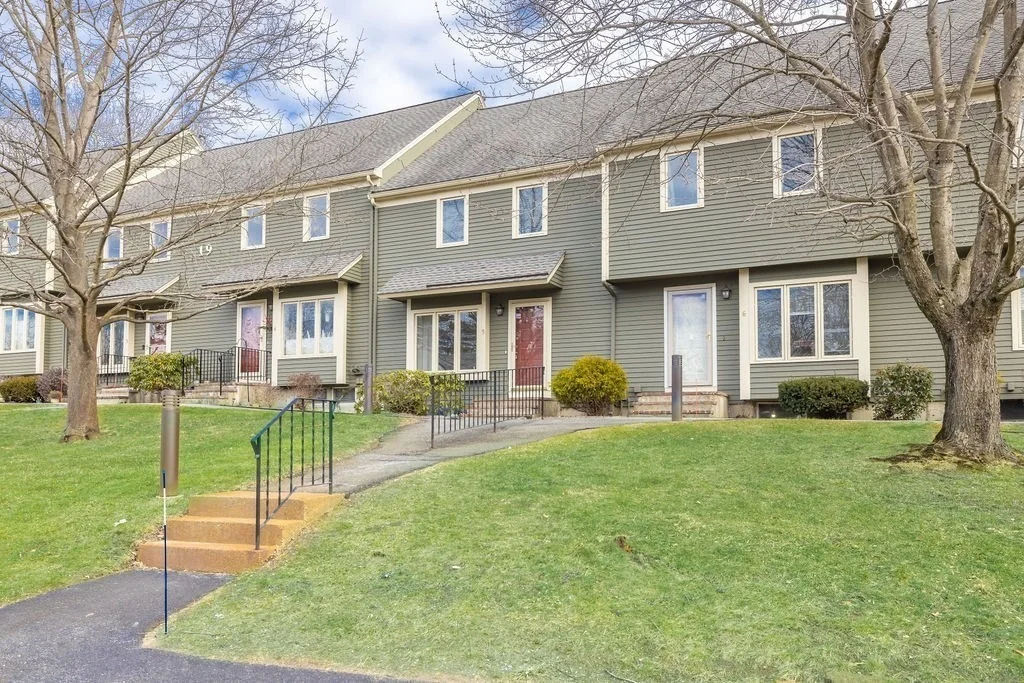 Photo of Unit 5 at 19 Deer Path