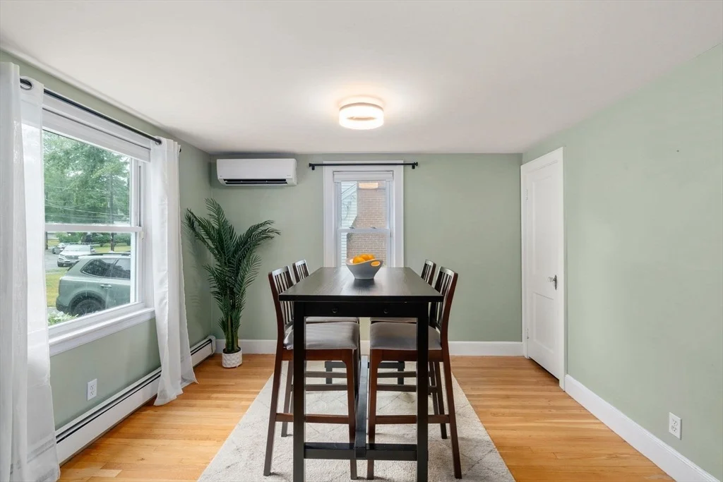 Photo of 55 Joclyn Ave
