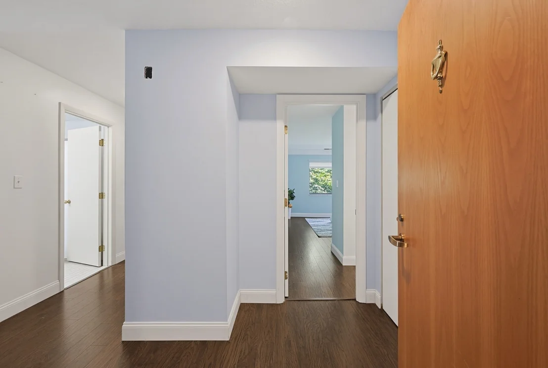 Photo of Unit 001 at 4 Summit Dr