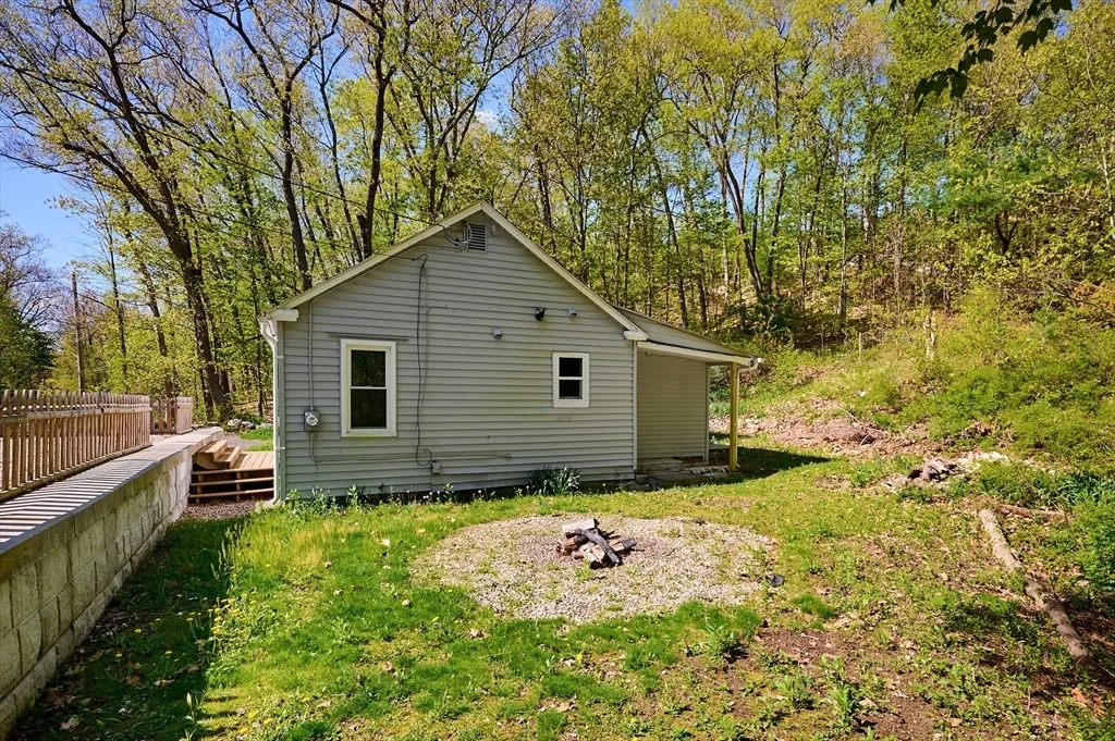 Photo of 140 Amherst Rd