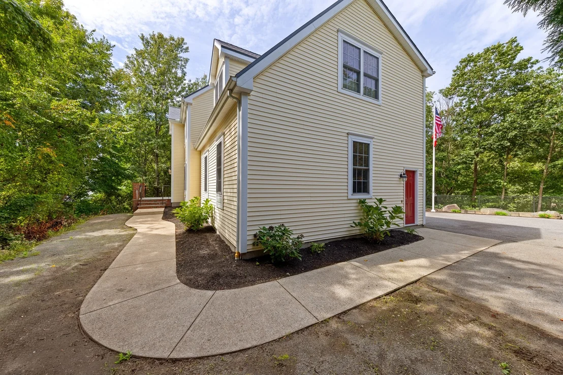 Photo of 115 Cathedral Drive