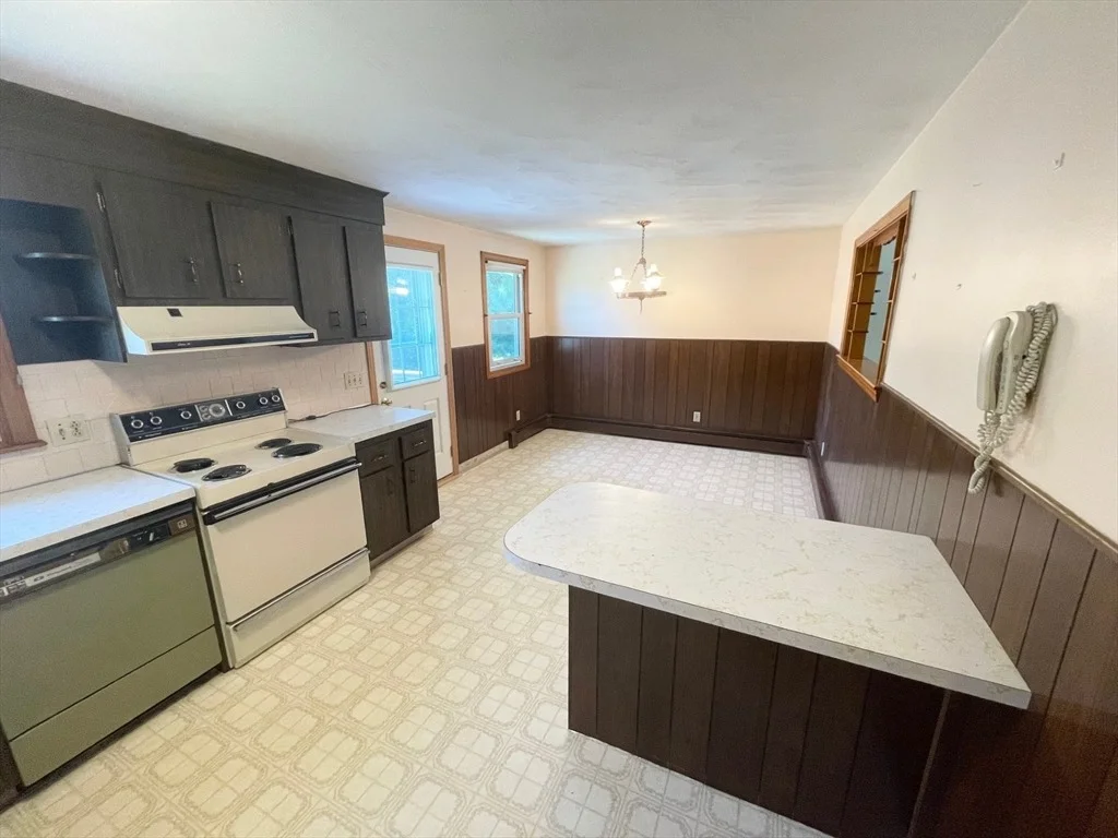 Photo of 147 Colonial Drive