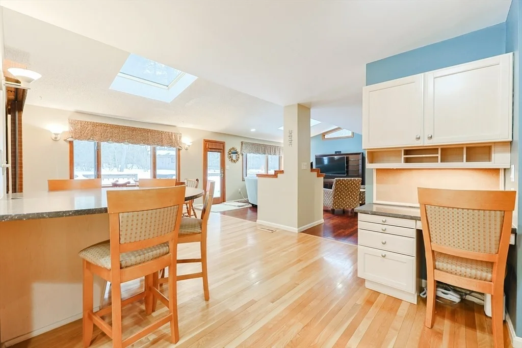 Photo of 18 Sherborne Cir