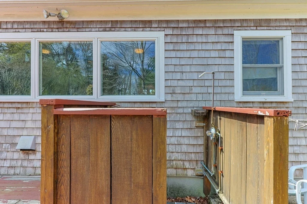 Photo of 90 Comanche Dr