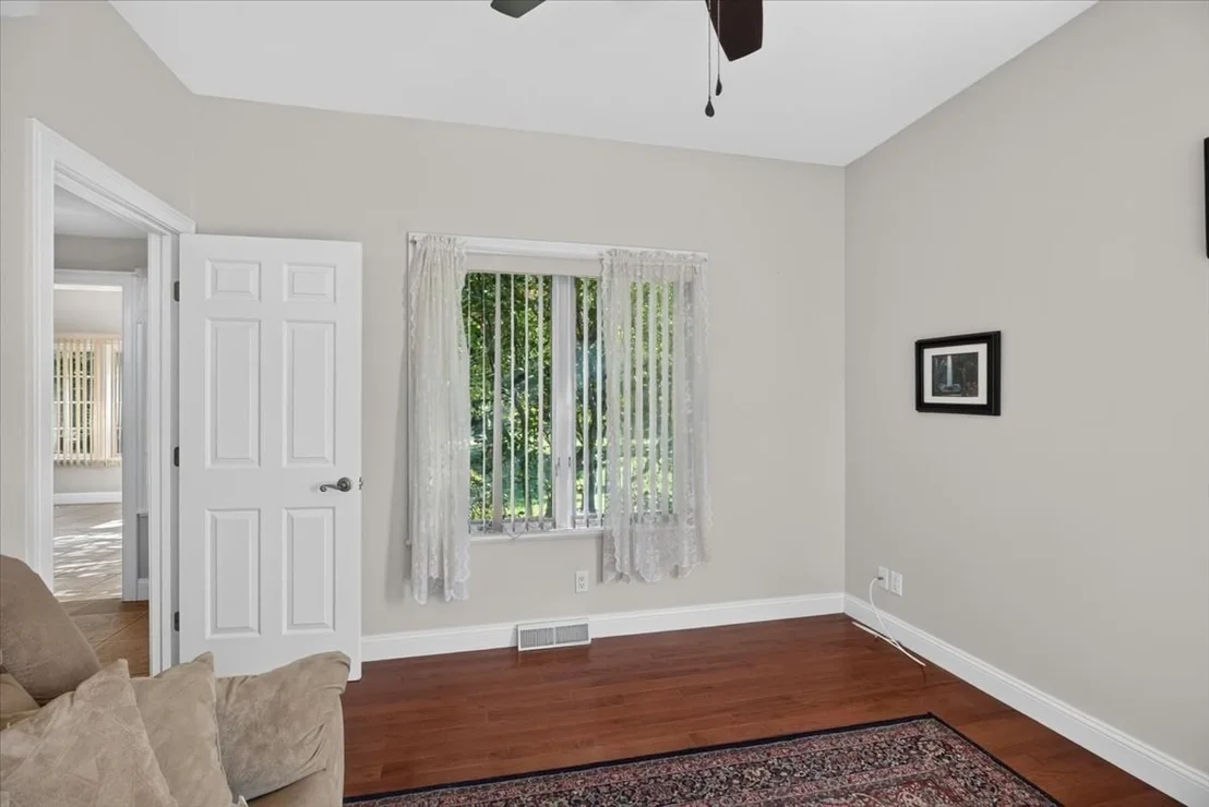 Photo of 31 Hillcrest Cir