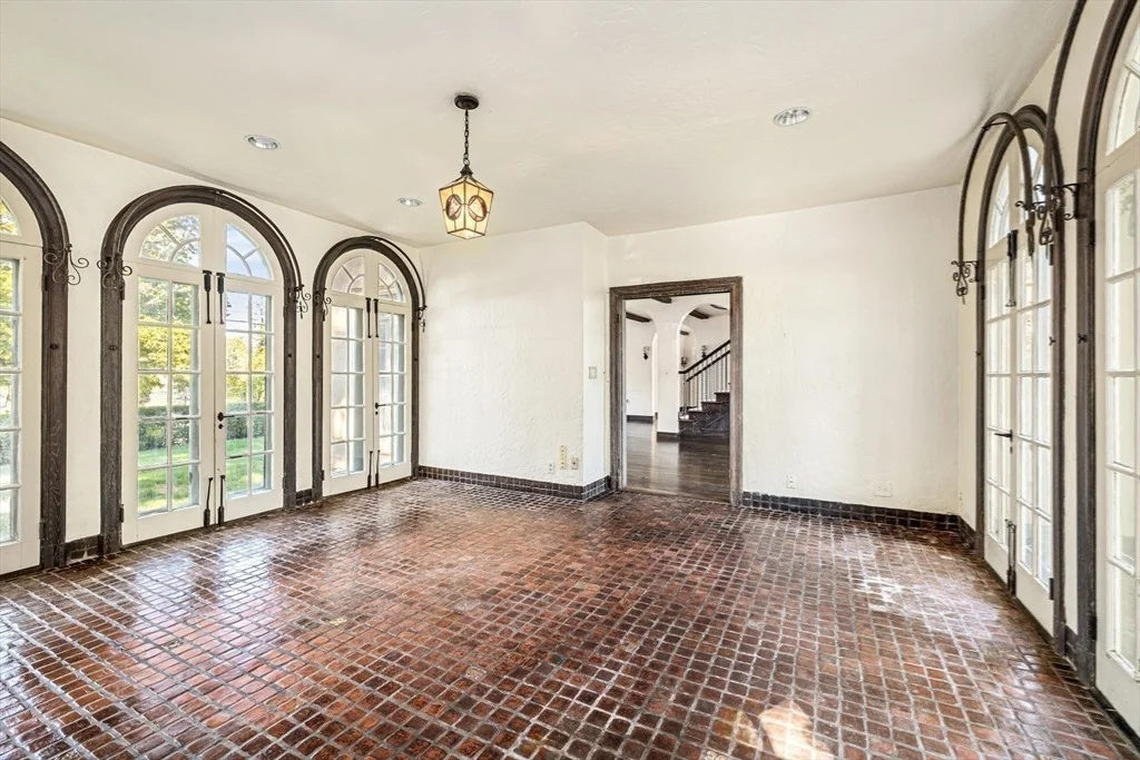 Photo of 1247 Highland Avenue