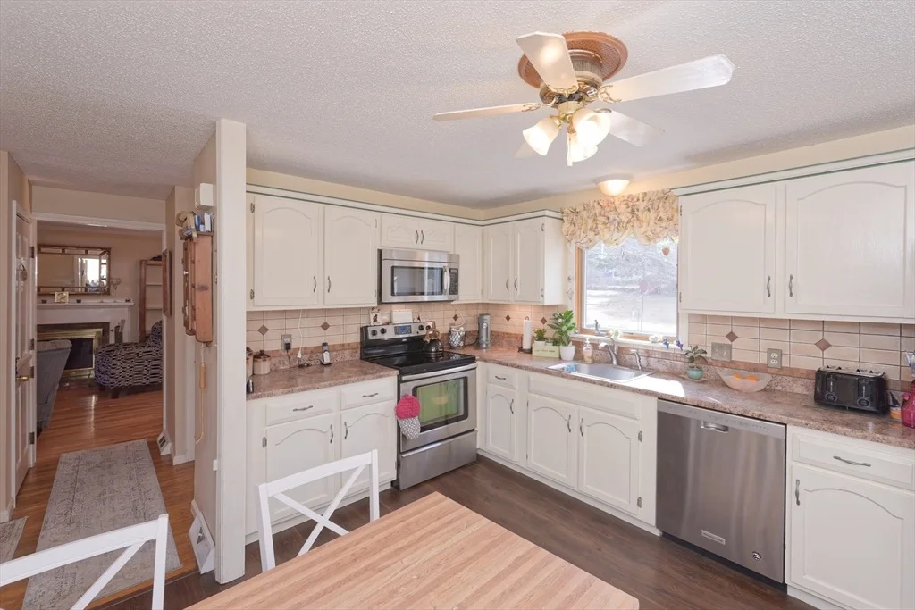 Photo of 415 Dailey Dr