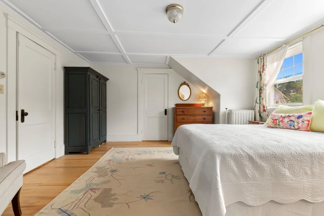 Photo of 10 Giddings Avenue
