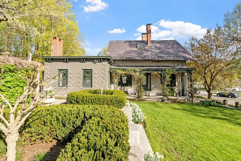 Photo of 23 Lexington Road