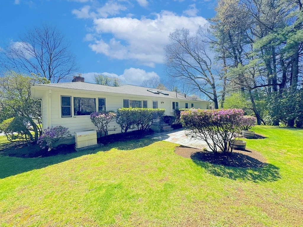 Photo of 43 Sherburn Cir