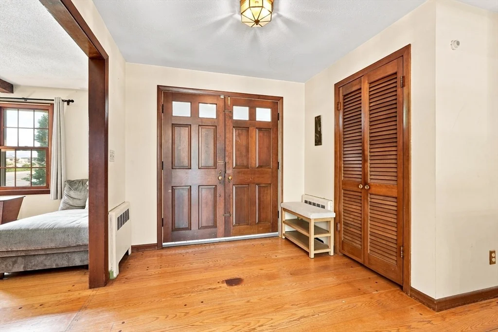 Photo of 261 Bay Road