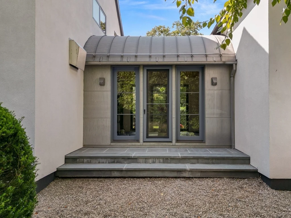 Photo of 130 Meyer Rd