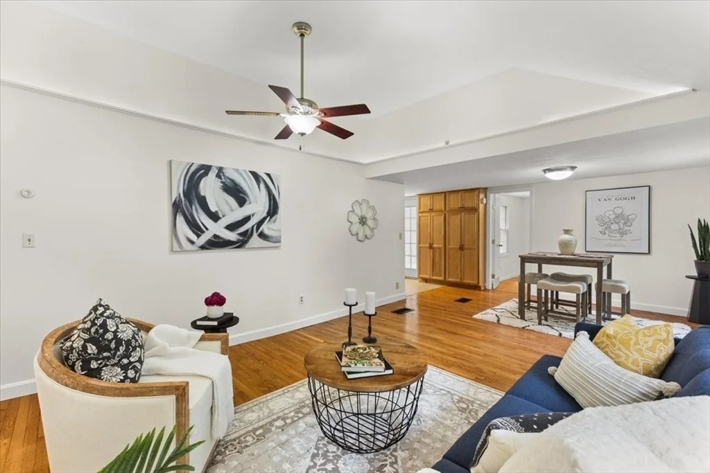 Photo of 83 River Rd