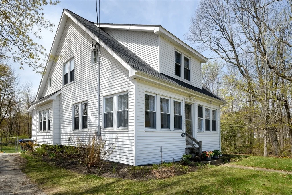 Photo of 42 Maple Ave