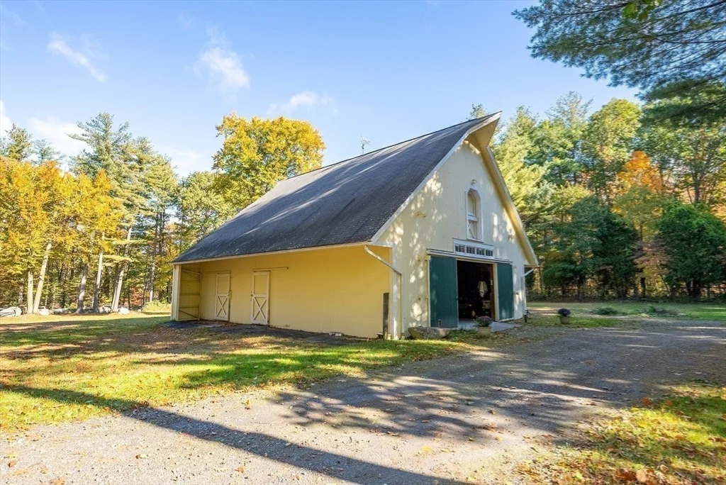 Photo of 125 West Bare Hill Road