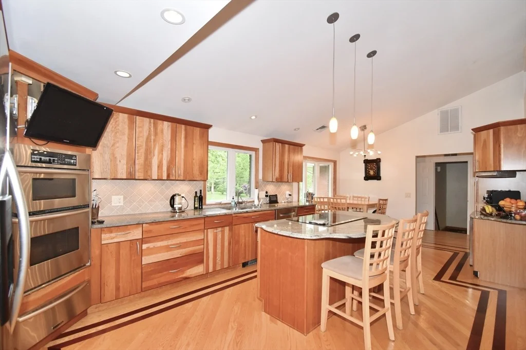 Photo of 166 Primrose Dr