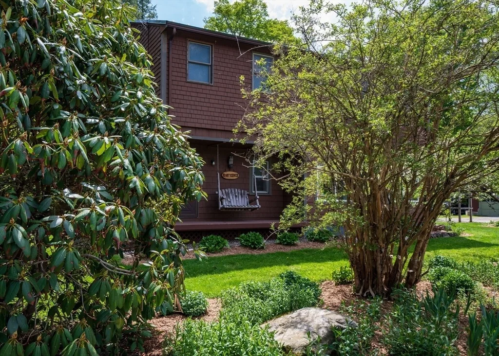 Photo of 425 Dingle Rd