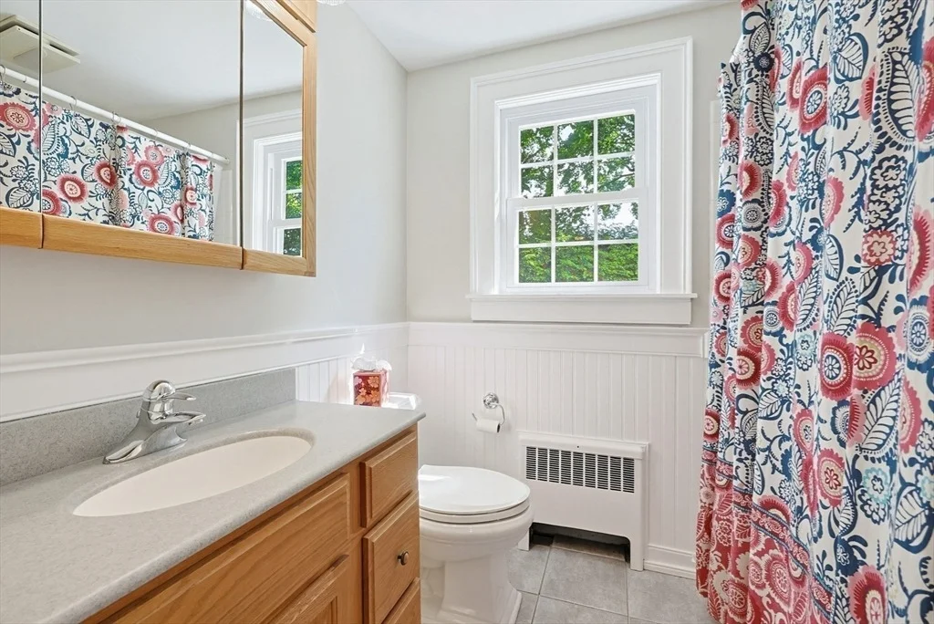 Photo of 4 Meadow Ln