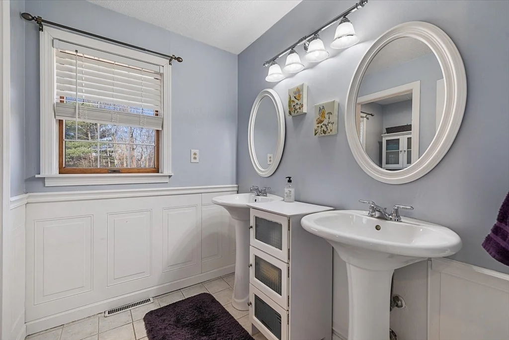 Photo of 75 Klebart Ave