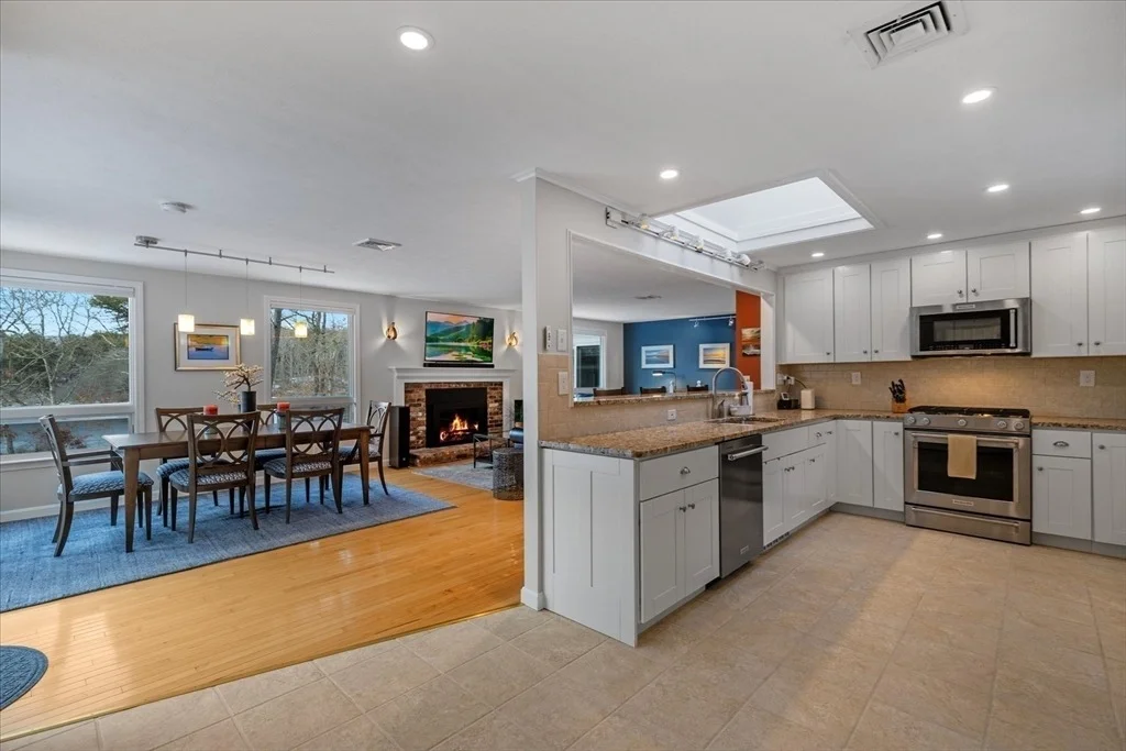Photo of 87 N Pond Dr