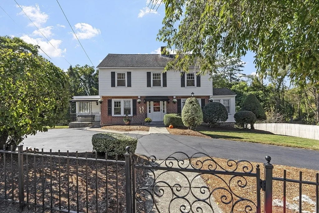 Photo of 256 Massasoit Rd